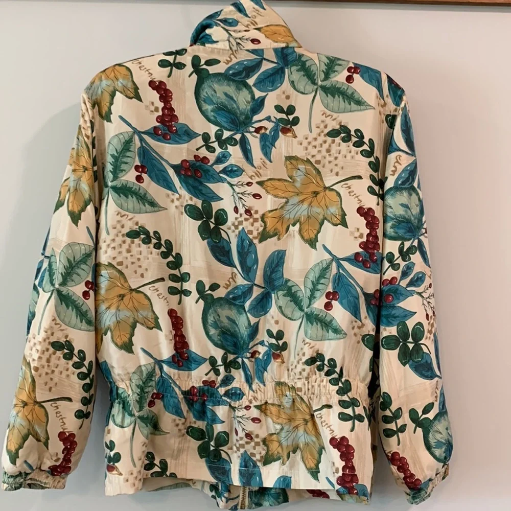 Petite Sophisticate - small, 100% silk windbreaker‎ jacket